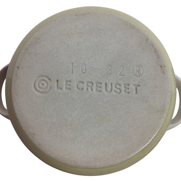 Le Creuset Ramikan Servers Blue 10-34 and Cream 10-32 With Lids - Picture 7 of 7